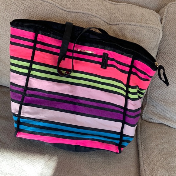 Victoria's Secret Handbags - 🌈Victoria’s Secret Travel Bag